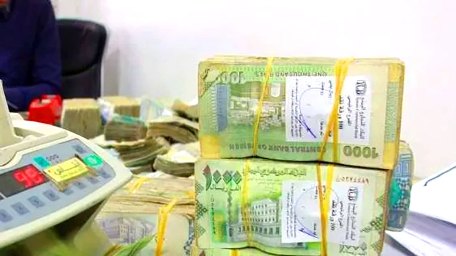 الريال إلى الهاوية والأسعار ترتفع بجنون ولا أمل بحلول عاجلة